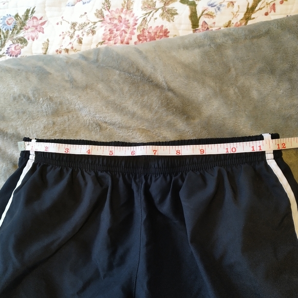 Girl's Nike Dri-Fit Shorts - Picture 7 of 10